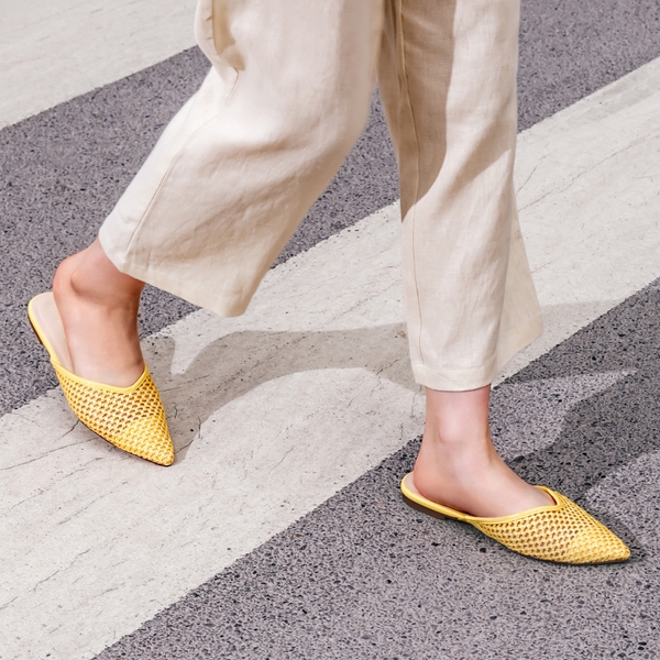 Raffia V-Shape Vamp Pointed Toe Mules - YELLOW - 1